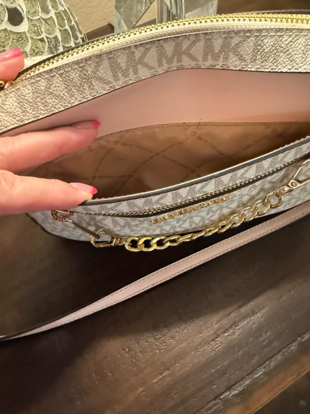Michael Kors Pink and Cream Jet Set Crossbody w Cardholder Wallet - Picture 11 of 13